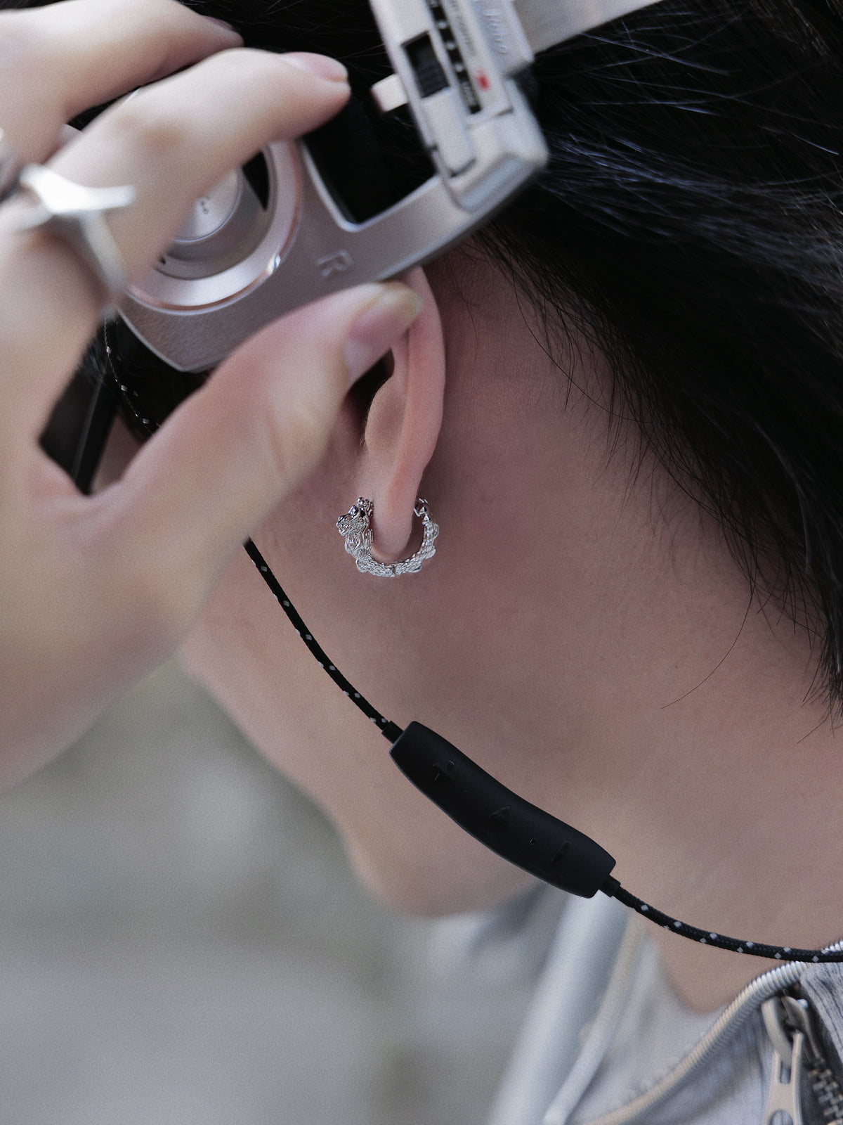 Silver Plain Ring Dragon Pattern Earrings